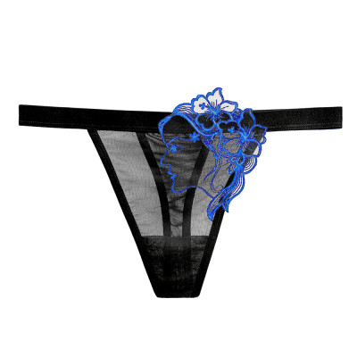 Quần lót nữ lọt khe thêu hình mặt người quyến rũ