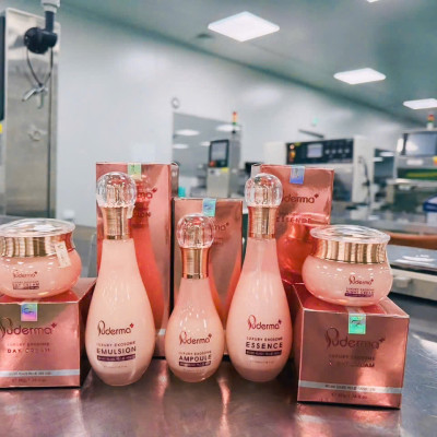 Kem Dưỡng Da Ngày và Đêm Luxury Exosome Puderma, phiên bản nâng cấp từ Kem Xóa NÁM WHITE JADE PUDERMA 50ml: làm mờ vết thâm sạm, nám, tàn nhang giúp làn da trắng sáng, căng bóng, nâng cơ săn chắc và đẩy lùi quá trình lão hoá