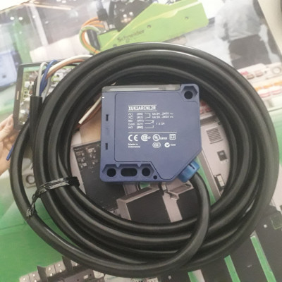 Cảm biến quang XUK2ARCNL2R Schneider Chính hãng