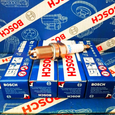 Bộ 04 Bugi Bosch 03 Chấu Chevrolet Captiva, Lacetti, Vivant, Toyota Land Cruiser, Corolla II