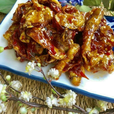 Mực rim sa tế đã chế biến ăn liền hộp 250 gram là món ăn ngon ơi là ngon của shop Đặc Sản Biển Phan Thiết NGỌC DŨNG. Hạn sử dụng 6 tháng kể từ ngày đặt hàng