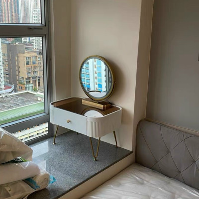 Bàn trang điểm bệt SoKool Tundo