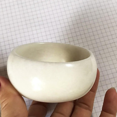 Vòng tay đá trắng tự nhiên cho nam mệnh Thủy và Kim cao từ 2.3 đến 2.5 cm đủ size