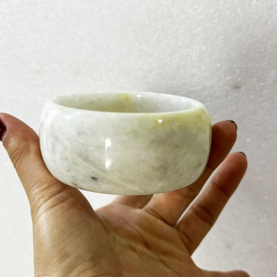 Vòng tay bạch ngọc bản cao 3 cm cho người mệnh Kim và Thủy ( đá thật của xưởng chế Tác Đá PTMN An An)