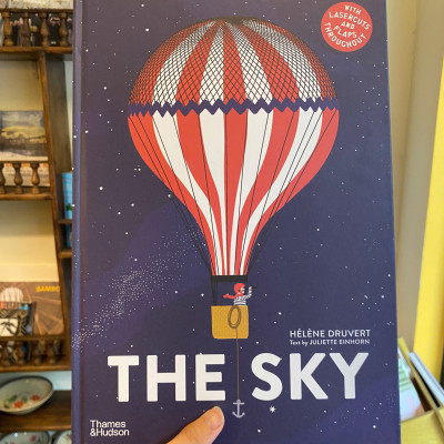 Sách - The Sky by Hélène Druvert | Children