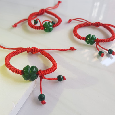 Vòng Đeo Tay Nữ Kiểu Dây Đỏ Cỏ 4 lá Xanh mới lạ đẹp lắm Chất liệu đá cẩm thạch xanh lá cỏ thắt dây kiểu đỏ rẻ đẹp Nữ đeo tay may mắn tăng đưa rút chỉnh theo tay lớn nhỏ được hết đẹp lắm ạ