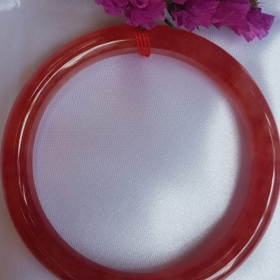 Vòng Cẩm Thạch Đỏ đẹp A 58mm x cọng 8mm màu đỏ tươi sáng bóng mượt đỏ là màu chiến thắng chuẩn hợp nữ mạng hỏa mạng thổ 55kg - 68kg đeo đẹp tay may mắn tốt sức khỏe công việc rực rỡ tài lộc ạ