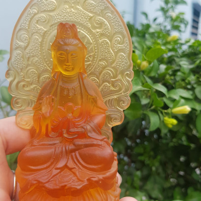 Tượng Phật Quan Âm Đá Lưu Ly Vàng Mới để trong xe hơi hoặc để bàn cao 12cm đk 7cm đế 5cm Mệnh Kim mệnh Thổ mệnh Thủy ạ