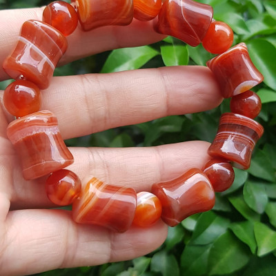 Vòng tay đá mã não đỏ kiểu Vòng kiểu hạt to thống 14mm với hạt tròn 10mm Anh Chị mệnh hỏa mệnh thổ đeo xinh đẹp tay ạ