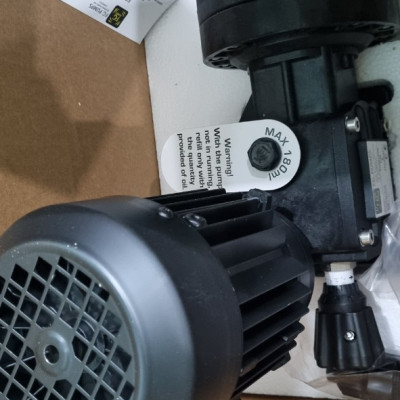 Bơm định lượng hóa chất NaOH, H2SO4, Javen, Polymer - FGM252B, lưu lượng tối đa 252 lít/giờ, công suất 0.37 kW