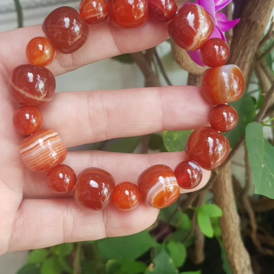 Vòng mã não đỏ kiểu hạt bầu tròn to 15mm nhỏ 10mm màu đỏ vân đẹp nam nữ mệnh hỏa mệnh thổ đeo đẹp ạ