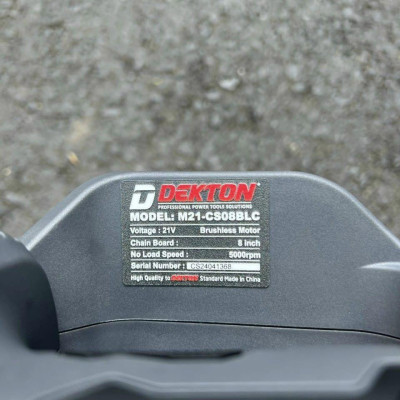 COMBO Máy cưa xích dùng pin 21V Dekton M21-CS08BLC KÈM PIN M21-B6A8C VÀ SẠC M21-S25A  -HÀNG CHÍNH HÃNG
