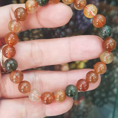  Vòng tay phong thuỷ may mắn đá thạch anh tóc tam tài màu bóng đẹp lắm size hạt vòng 8mm đá tự nhiên đeo tốt sức khoẻ, may mắn, tốt cho công việc đeo lên tay bóng đẹp màu rất xinh đẹp ạ