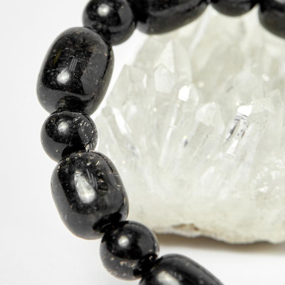 Vòng nữ lu thống thạch anh tóc đen 10.6x5.6mm mệnh thủy, mộc - Ngọc Quý Gemstones