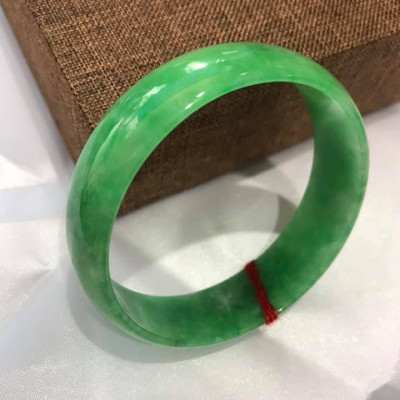 VÒNG TAY NỮ BẢN HẸ LÝ 52  ĐÁ MÃ NÃO XANH NGỌC  NỮ  TRÊN 50KG ĐẾN 57KG ĐEO ĐẸP Ạ