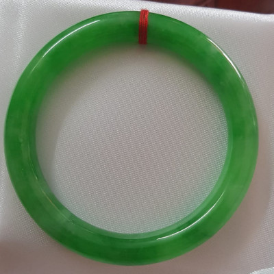 Vòng tay đá cẩm thạch tự nhiên Lý Vân A Sịn 53mm x cọng 8,2mm Màu Xanh Lý tươi bóng mượt đẹp Nữ 52kg - 58kg đeo mệnh Mộc mệnh Hỏa mệnh Thủy ạ