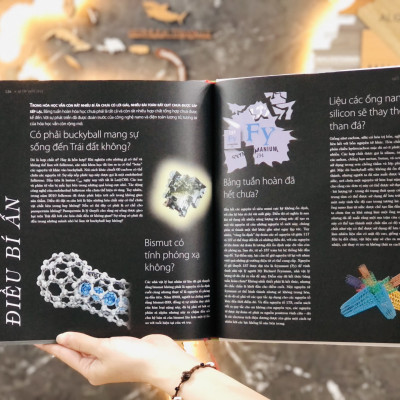 Sách Hóa Học - Lược Sử Các Nguyên Tố - Những Nguyên Tố Diệu Kỳ Cấu Tạo Nên Thế Giới / Tổng Hợp Kiến Thức Hóa Học Cấp 2 và Cấp 3 - Á Châu Books