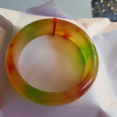 Vòng Tay Đá Cẩm Thạch Hẹ Bản 58 VĐX màu vàng đỏ xanh bóng đẹp Size 58mm x cao 18mm x dầy 8,5mm Nam Nữ mệnh Thổ mệnh Kim 57kg - 67kg đeo ạ