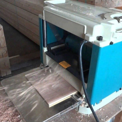 MÁY BÀO BÀN 304MM 1650W MAKITA 2012NB- HÀNG CHÍNH HÃNG