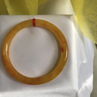 Vòng tay nữ đá Cẩm thạch Vàng tươi 49mm x cọng 6mm hợp Nữ mệnh Kim, mệnh Thổ, mệnh Thuỷ 40kg - 49kg món quà ý nghĩa dành cho các chị em nữ đeo tươi đẹp xinh màu vàng tươi may mắn cả năm ạ