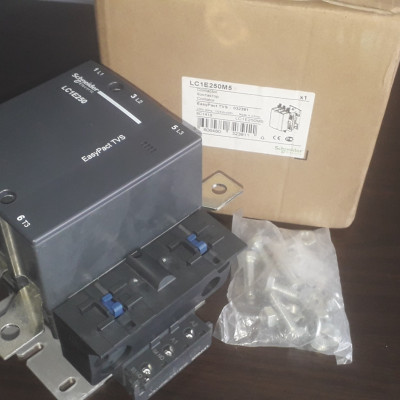 Khởi động từ LC1E250M5 Schneider 3P 250A coil 220Vac | Chính hãng |