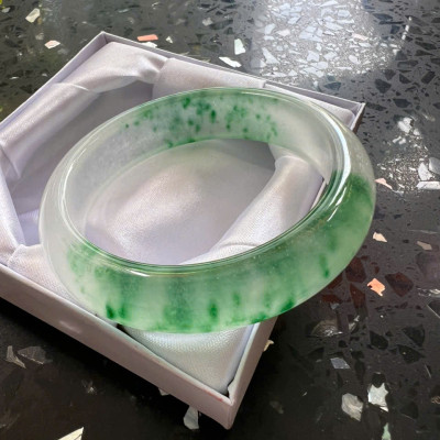 Vòng Tay Nữ Bản Hẹ Đá Mã Não DuLong Xanh Rong Biển Bông Bông Trắng Trong Bóng Đẹp Ni 55mm Cao 15mm Dầy 9mm Món quà tặng Nữ 53kg - 57kg đeo tay xinh rẻ đẹp ý nghĩa ạ 