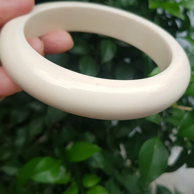 Vòng Tay Nam Bản hẹ Màu Trắng vân đẹp Ni 67mm x cao 16mm x dầy 11mm Nam tay tròn to nặng 78kg - 88kg đeo ạ