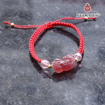 Vòng thắt dây đỏ tỳ hưu thạch anh dâu mệnh hỏa, thổ - Ngọc Quý Gemstones