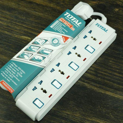 Ổ CẤM ĐIỆN 3 CHẤU CÓ ĐÈN BÁO 13A TOTAL THES03041V - HÀNG CHÍNH HÃNG