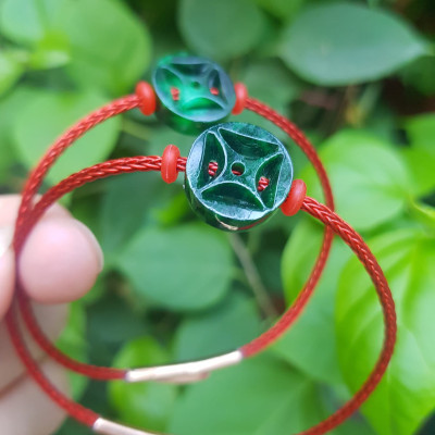 Vòng đeo tay may mắn charm Đồng Tiền Xanh Tài Lộc  Chất liệu đá cẩm thạch xanh đậm tự nhiên  Vòng charm đồng tiền dây Đỏ may mắn nữ đeo xinh đẹp may mắn ạ