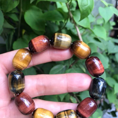 Vòng tay Nam Đá Thạch Anh Mắt Hổ SẮC MÀU LU BÓNG ĐẸP   Size hạt 13mmx Dài 18mm Hợp Nam Tất Cả Các Mệnh đeo đẹp sang ạ  100% đá thiên nhiên tốt ạ