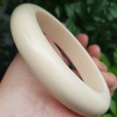 Vòng Tay Nam Bản hẹ Màu Trắng vân đẹp Ni 67mm x cao 16mm x dầy 11mm Nam tay tròn to nặng 78kg - 88kg đeo ạ