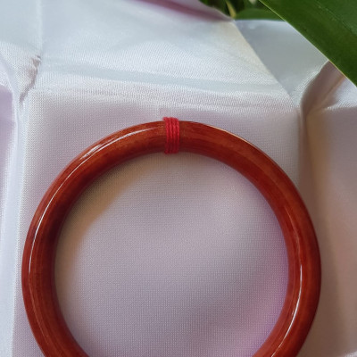 Vòng Tay Phong Thủy mới Đá Cẩm Thạch Đỏ Đẹp 60mm x cọng 8mm màu đỏ cam nhẹ đều đẹp nữ mệnh hỏa mệnh thổ 58kg - 70kg đeo hợp đẹp ạ