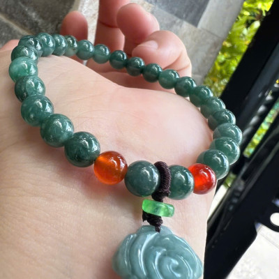 Vòng Tay Chuỗi Nữ Đá Cẩm Thạch Xanh Lam Đậm Tự Nhiên Mix Bông Hồng rất là xinh đẹp size hạt 7mm các chị em nữ mệnh thủy mệnh mộc mệnh và hỏa đeo chuẩn hợp món quà tặng phụ nữ quà sinh nhật đẹp ý nghĩa rẻ đẹp ạ