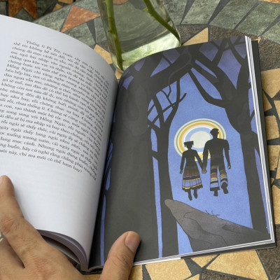 (Tranh minh hoạ in màu) NHỮNG KHÁN GIẢ NGỒI TRONG BÓNG TỐI - Hiền Trang - Nxb Kim Đồng