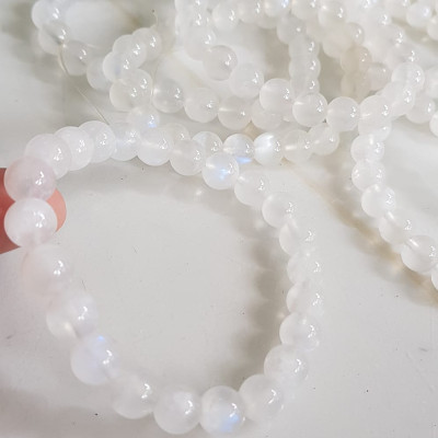 Vòng tay nữ moon trắng ánh xanh tự nhiên size hạt 8mm mới đẹp hợp nữ mệnh kim mệnh thuỷ đeo đẹp may mắn tốt sức khỏe công việc ạ