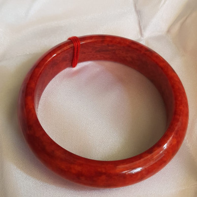 Vòng Cẩm Thạch mới Bản Hẹ Đỏ 56mm x cao 15mm x dầy 7,5mm màu đỏ bông bông đều đậm đẹp nữ mệnh hỏa mệnh thổ 54kg - 65kg đeo hợp ạ