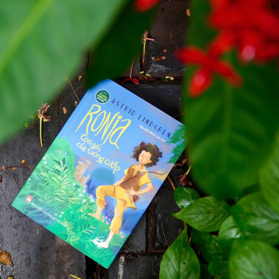 Sách - Ronia - Con Gái Của Tướng Cướp