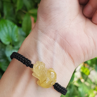 Vòng tay tỳ hưu thạch anh tóc vàng tết dây