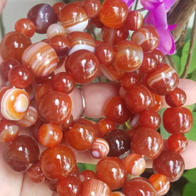 Vòng mã não đỏ kiểu hạt bầu tròn to 15mm nhỏ 10mm màu đỏ vân đẹp nam nữ mệnh hỏa mệnh thổ đeo đẹp ạ