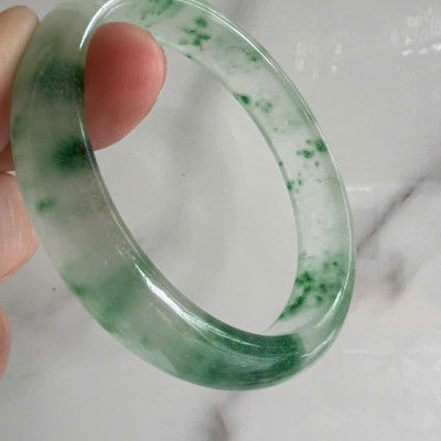 Vòng Tay Nữ Bản Hẹ Đá Mã Não DuLong Trắng Xanh Rong Biển Bông Trong Bóng Đẹp Ni Ni 57mm Cao 12mm Dầy 7mm Nữ 54kg - 58kg đeo tay xinh rẻ đẹp món quà tặng ý nghĩa ạ 