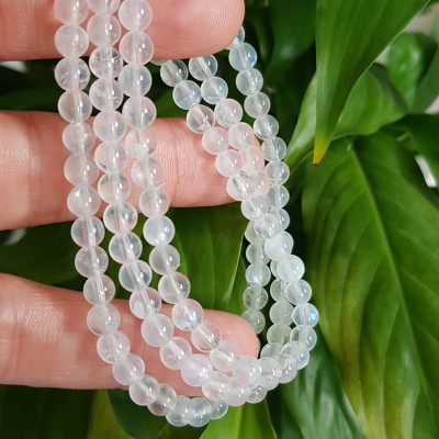 Vòng tay nữ moon vip quấn 3 vòng trắng ánh xanh nhẹ size hạt 5mm hợp nữ mệnh kim mệnh thuỷ đeo đẹp may mắn tốt sức khỏe công việc ạ