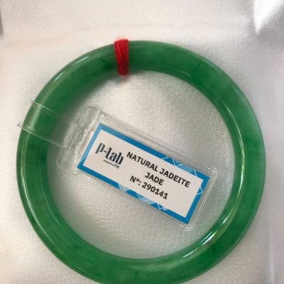Vòng Tay Nữ Đá Ngọc Cẩm Thạch Tự Nhiên Lý R Ni 50mm Chột 8mm Vòng kiểm định P Lab No 290141 Màu Xanh lý đậm đều bóng đẹp nữ 50kg - 54kg ạ