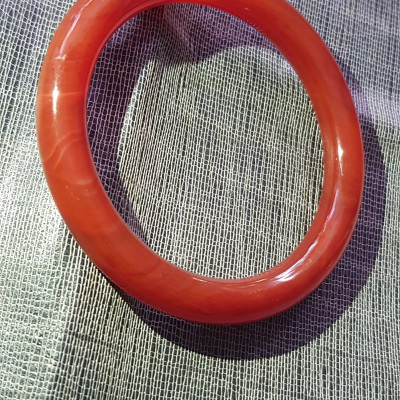 Vòng mã não đỏ Đậm vân ni 61mm x chột to 9,5mm Nữ mệnh hỏa mệnh thổ ạ Nặng 60kg - 70kg đeo đẹp ạ