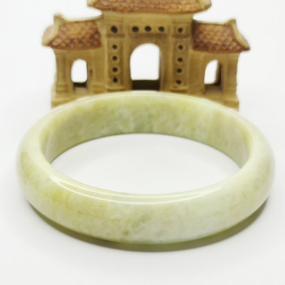 Vòng Tay Dạng Bản Liền Nguyên Khối Đá Ngọc Serpentine Xanh Cốm - Mx