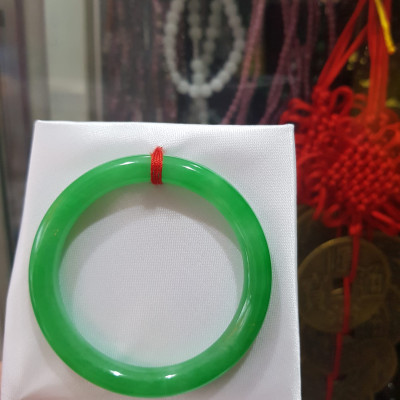 Vòng đeo Tay Đá Cẩm Thạch Lý K 48 Size vòng 48mm x dầy 7,2mm Xanh lá Nữ mệnh mộc hỏa thủy cân nặng 35kg - 48kg đeo đẹp ạ