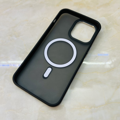 Ốp lưng Filada viền màu dành cho iPhone 14 Pro Max có sạc không dây - hàng chính hãng