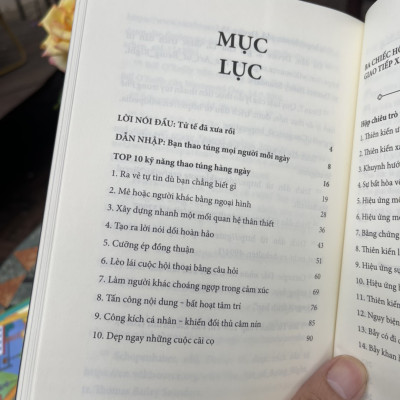 THUẬT THAO TÚNG: Góc Tối Ẩn Sau Mỗi Câu Nói - Wladislaw Jachtchenko - Vũ Trung Phi Yến dịch -  Bloom Books - AZ Việt Nam – bìa mềm