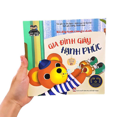 Phát Triển Tư Duy - Kĩ Năng Cho Bé: Bồi Đắp Tình Cảm Gia Đình - Gia Đình Giày Hạnh Phúc