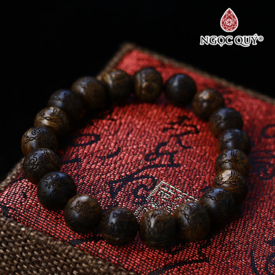 Vòng trầm sánh tròn khắc lục tự minh chú 12mm - Ngọc Quý Gemstones